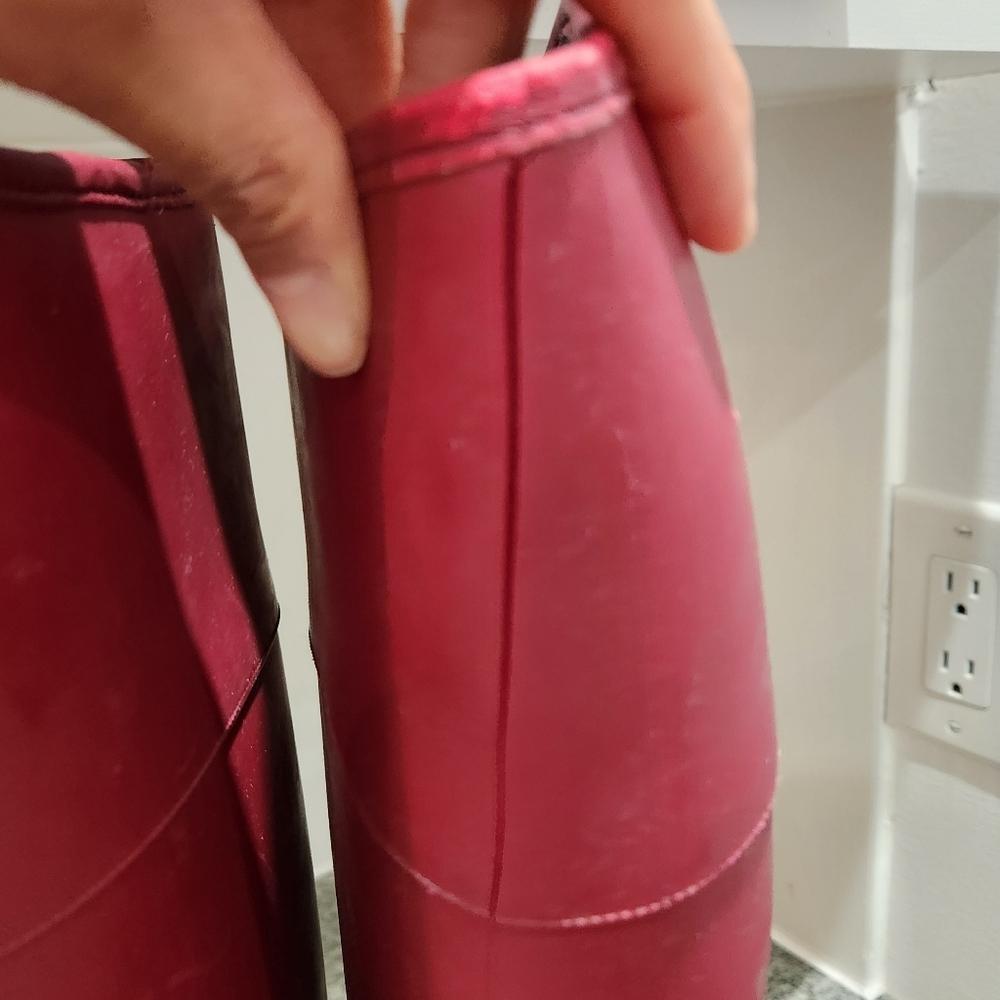 RED GUCCI RAIN BOOTS - Picture 8 of 12